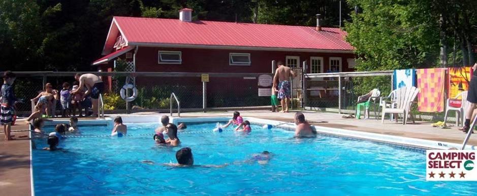 New Glasgow Highlands Campground Cabins Buitenkant foto